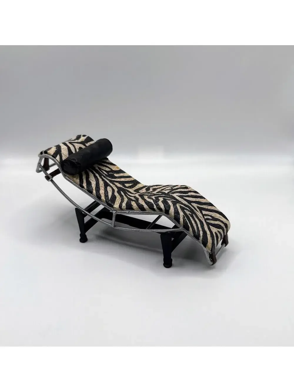 1:12 Raine Take a Seat Zebra Chaise Lounge Miniature Dollhouse Furniture